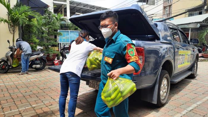 Trao quà phường Phước Long A, Thủ Đức và người dân ở Tân Uyên, Bình Dương (ngày 11/09/2021)